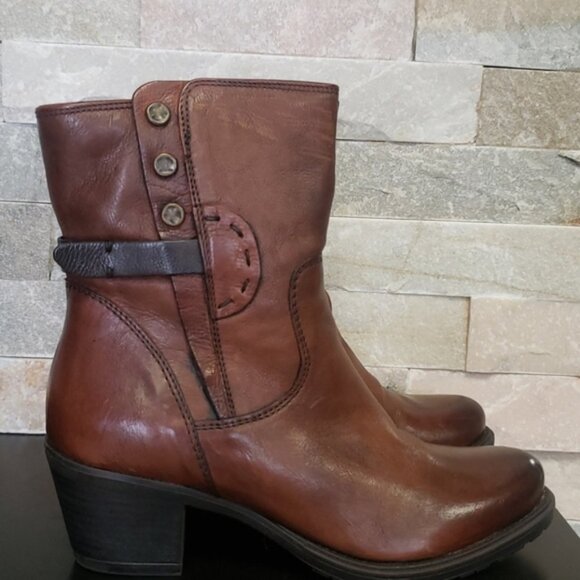 Clarks Women's Maymie Skye Boot (H108-17) - Picture 6 of 9